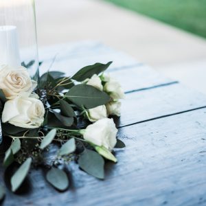 Salon Des Fleurs White Roses